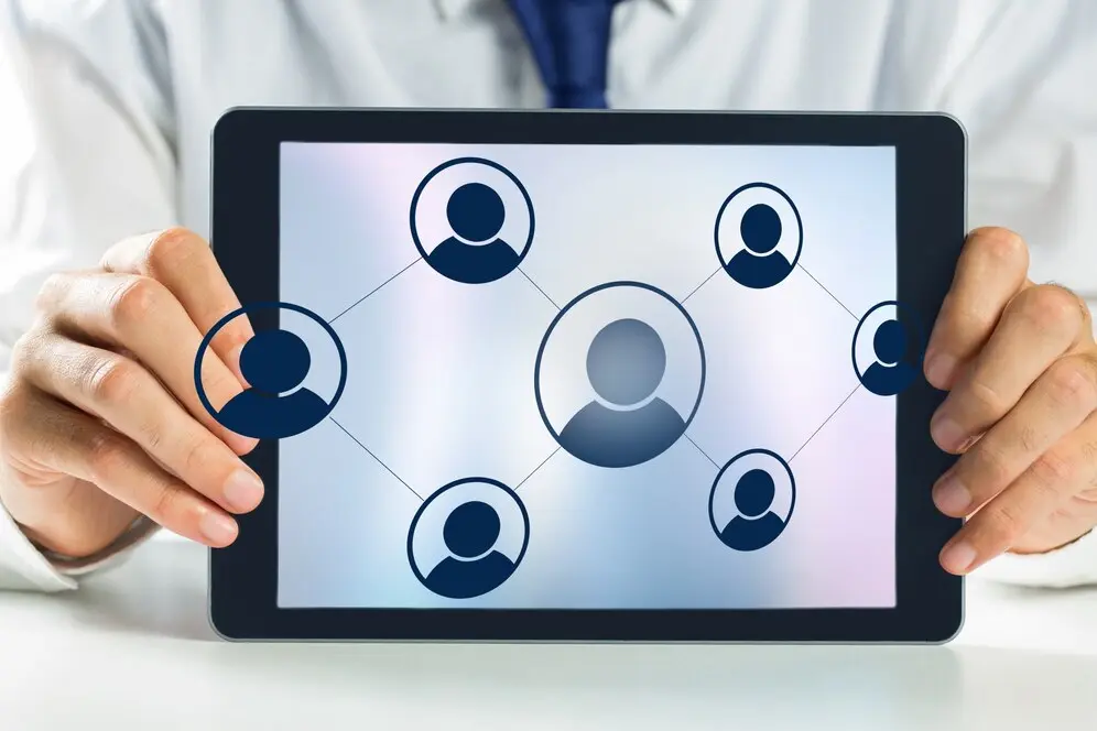 How to Choose The Best Candidate Sourcing Platform